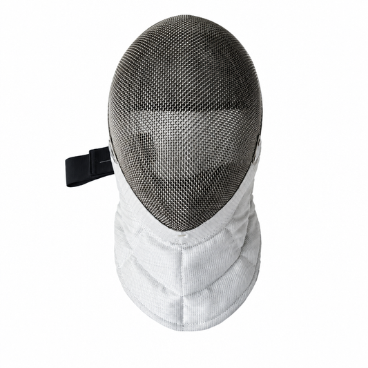 Masque de sabre sur fond blanc